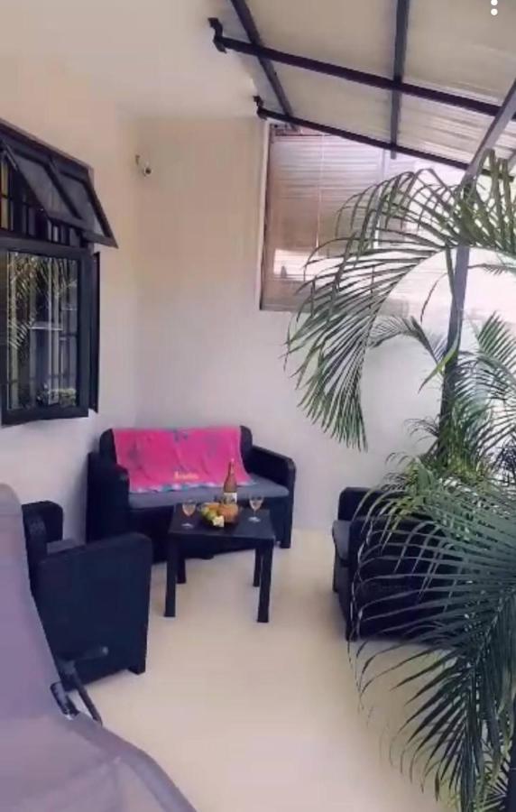 Residence Etienne Pereybere Beach Екстериор снимка